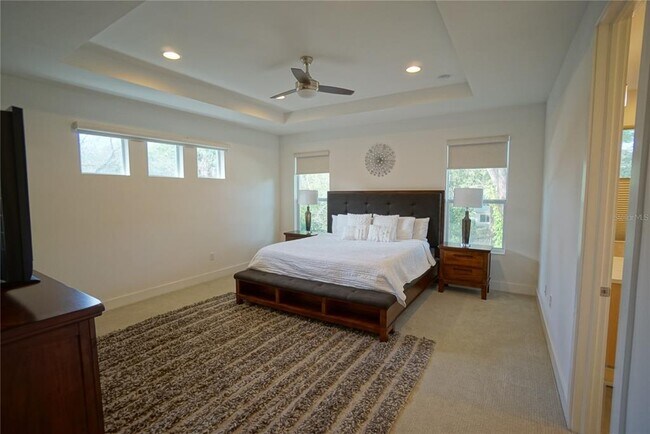 Building Photo - 209 S Trask St