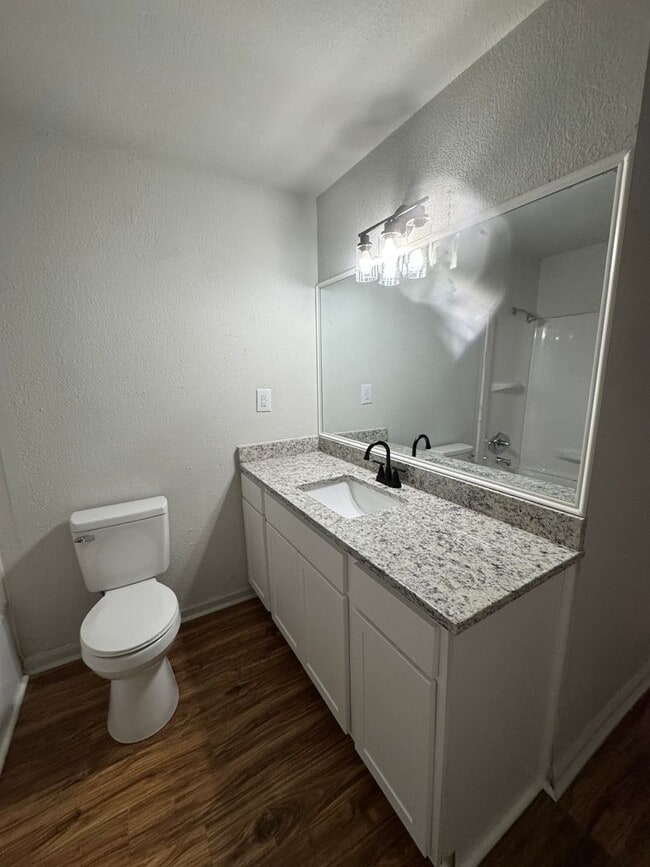 Building Photo - REMODELED 3/1  apartment in Trumann AVAILA...