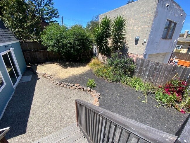 Building Photo - Advent - Large & Bright Two Bedroom Home L...