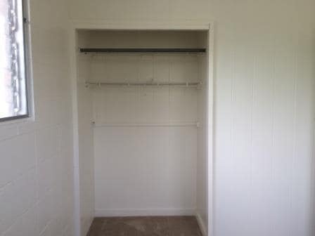 Building Photo - Nuuanu Home - 5 bedrooms, 2 baths House w/carport - Avail 1/5/2026