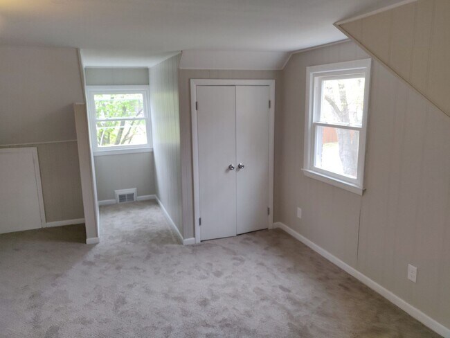 Building Photo - 5 Bedroom Home for Rent in Sixteen Acres