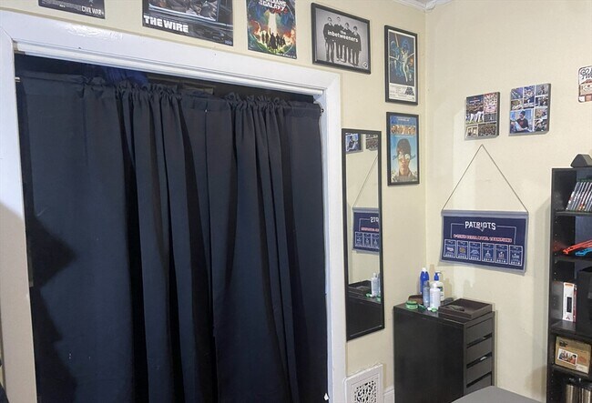 Building Photo - 2 Imrie Rd