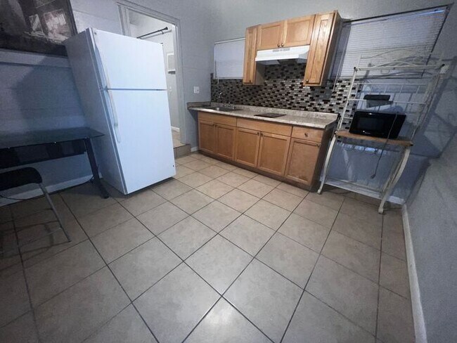 Building Photo - 8362 Cristobal Cir