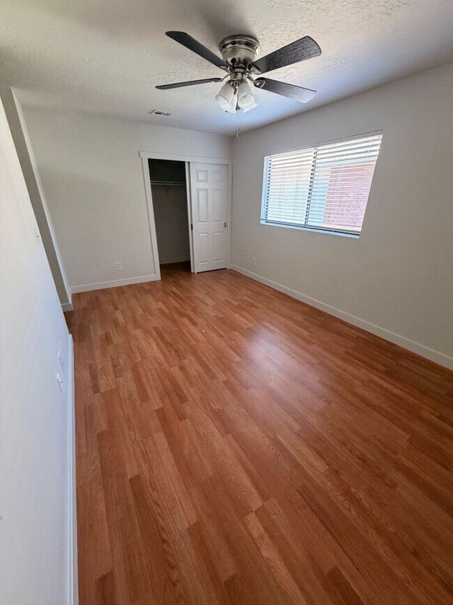Building Photo - 1150 W 360 N