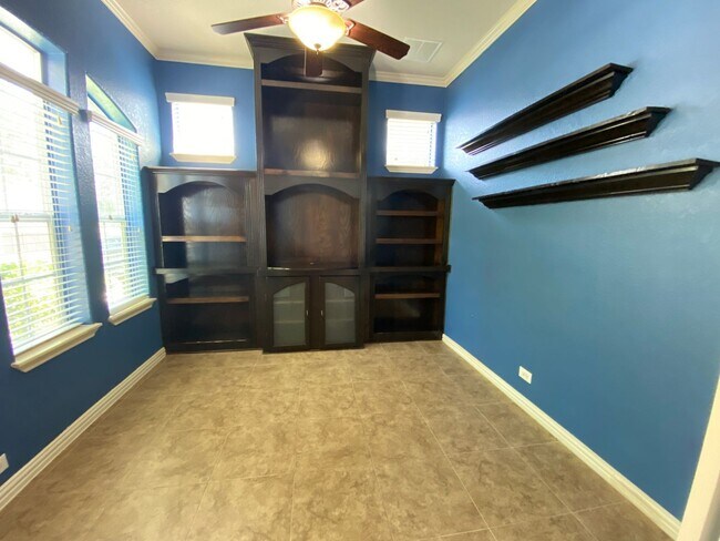 Building Photo - July Move-In Special