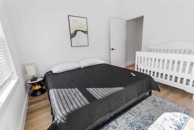 Building Photo - 6740 Peerless St