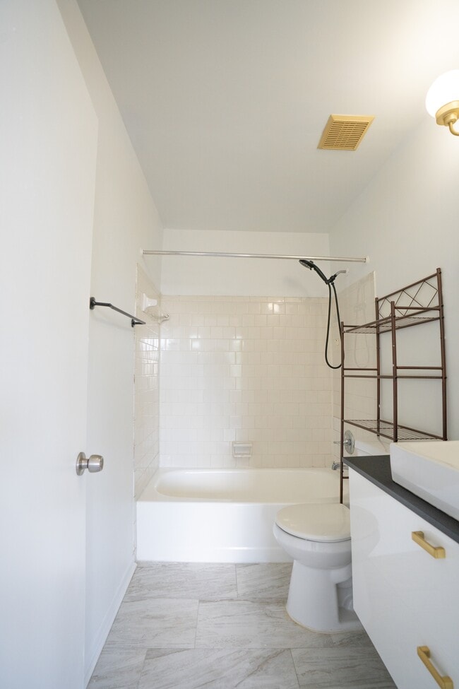 Building Photo - 8202 Ashford Blvd