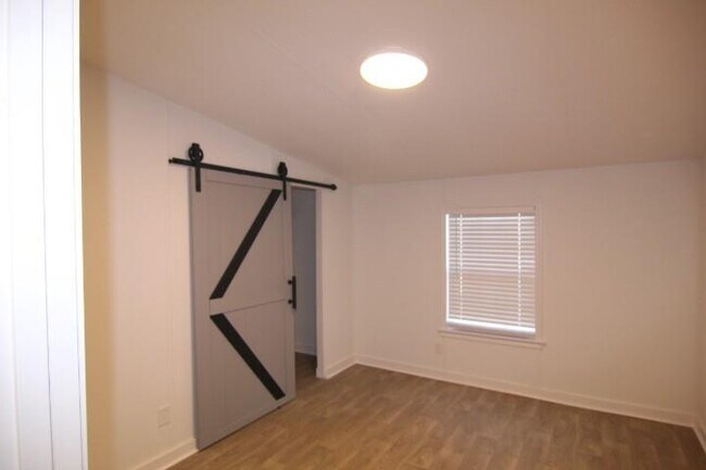 Building Photo - 2232 Dawson Forest Rd E