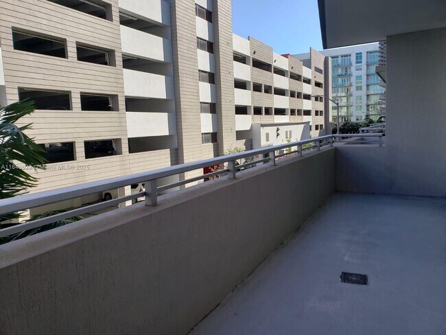 Building Photo - 7875 NW 107th Ave