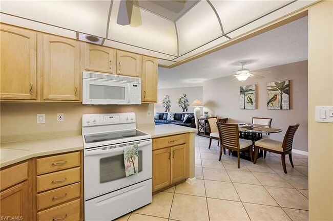 Building Photo - 320 Seaview Ct