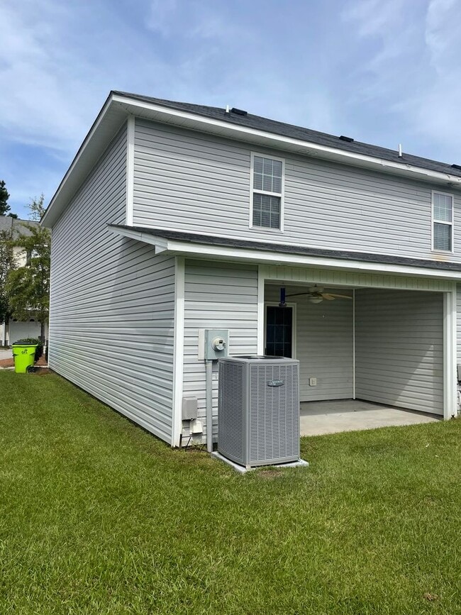 Building Photo - 2 Bedroom Townhome in Havelock