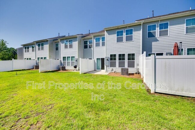 Building Photo - 642 Altamonte Dr