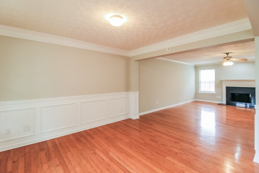 Building Photo - 565 McGiboney Ln