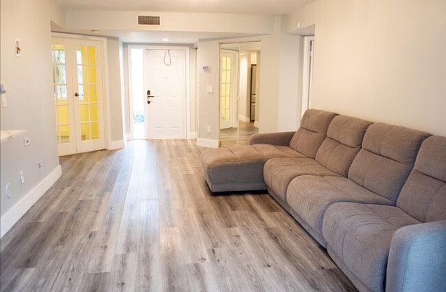 Building Photo - 992 NW 93rd Ave