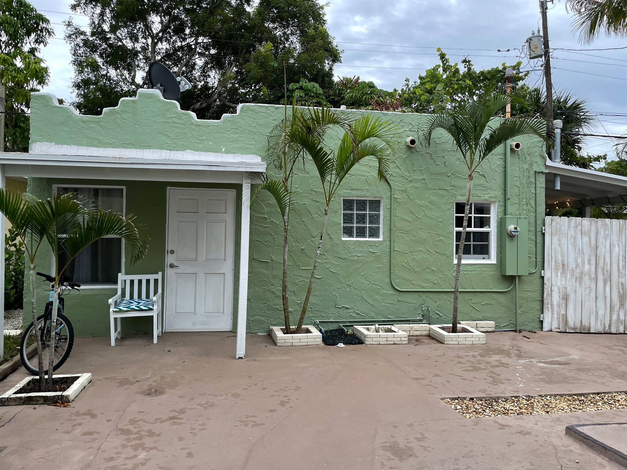 Building Photo - 620 El Vedado