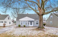 Building Photo - 27151 Farringdon Ave