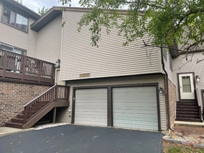 Building Photo - 29W412 Thornwood Ln