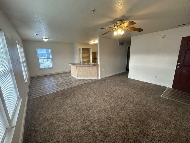 Building Photo - 108 Davis Ave