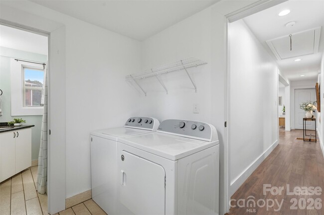 Building Photo - 1642 Washington Ave