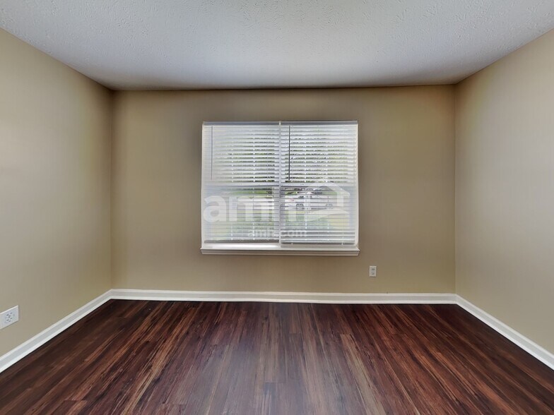 Building Photo - 2493 Monarchy Ln