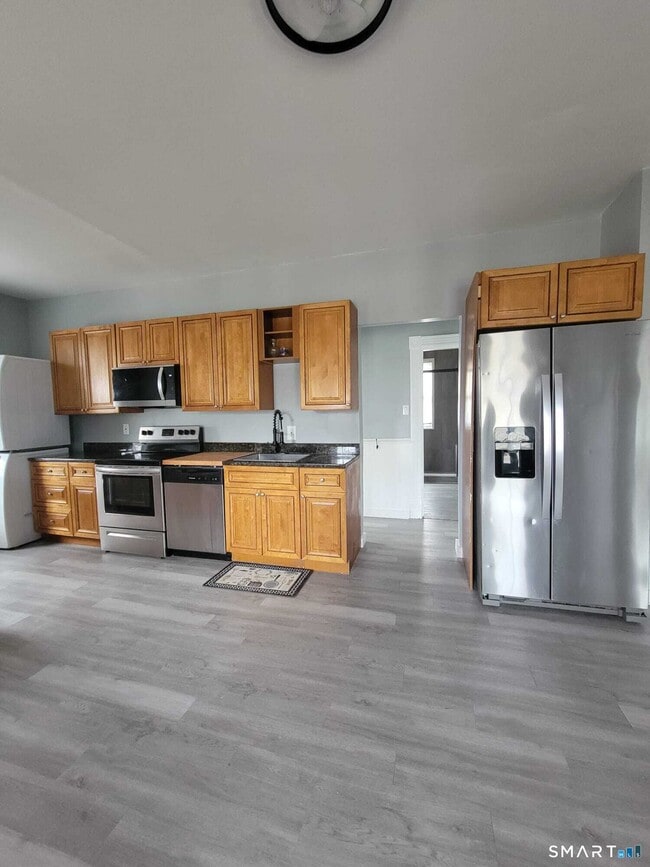 Building Photo - 126 Winthrop St