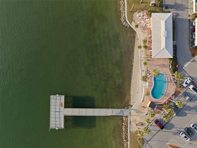 Building Photo - 4775 Cove Cir