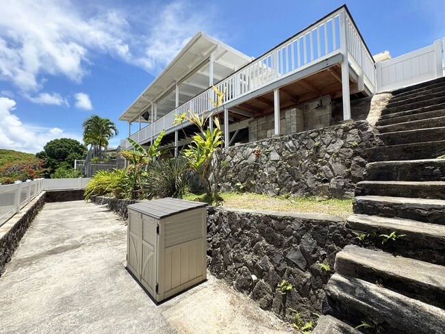 Building Photo - Pet Friendly Kailua House with Solar Hot W...