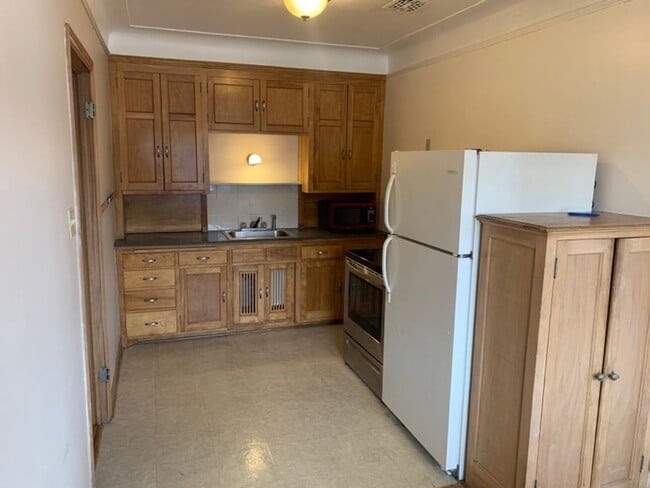 Building Photo - 1bd/1ba Condo near UofM and Dinkytown w/ 1...