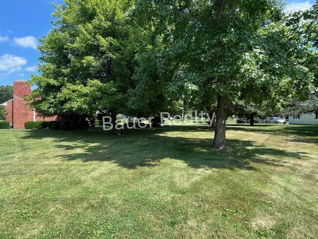 Building Photo - Four Bedroom, New London Schools