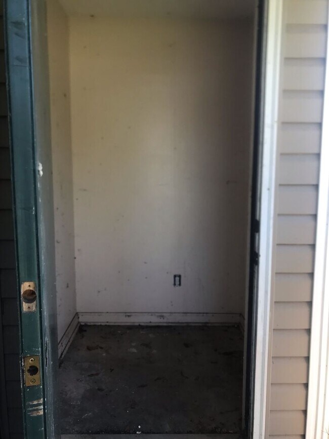 Building Photo - 2109 1st Ave