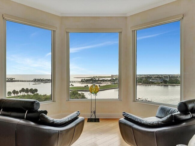 Building Photo - 555 5th Ave NE