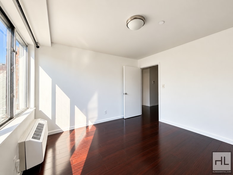 Building Photo - STANHOPE STREET / Bushwick 2-Bed 1 Bath