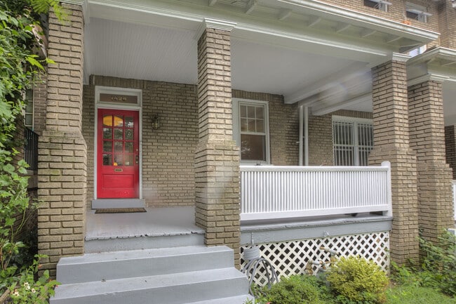 Building Photo - 1828 Kilbourne Pl NW