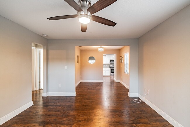 Building Photo - 3208 W Napoleon Ave