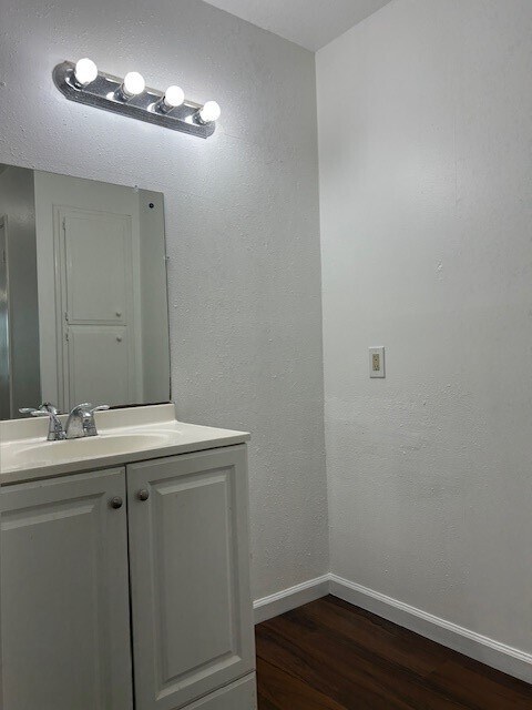 Building Photo - 10555 Turtlewood Ct