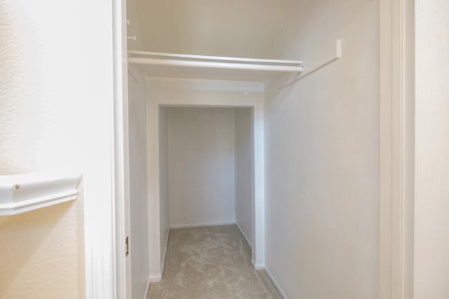 Building Photo - 1 Quebec