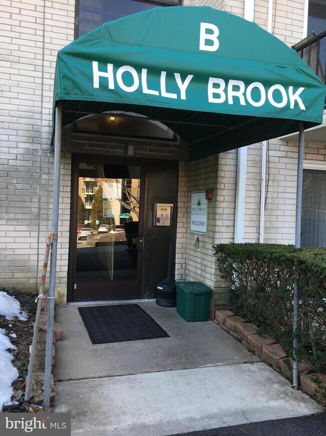 B Building from parking lot - 3421 W Chester Pike