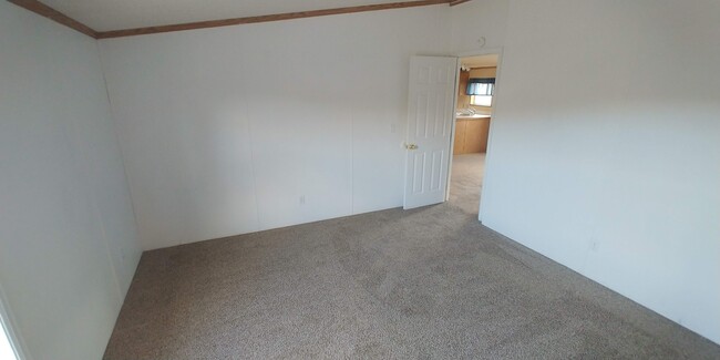 Building Photo - 333 Longbow Dr E