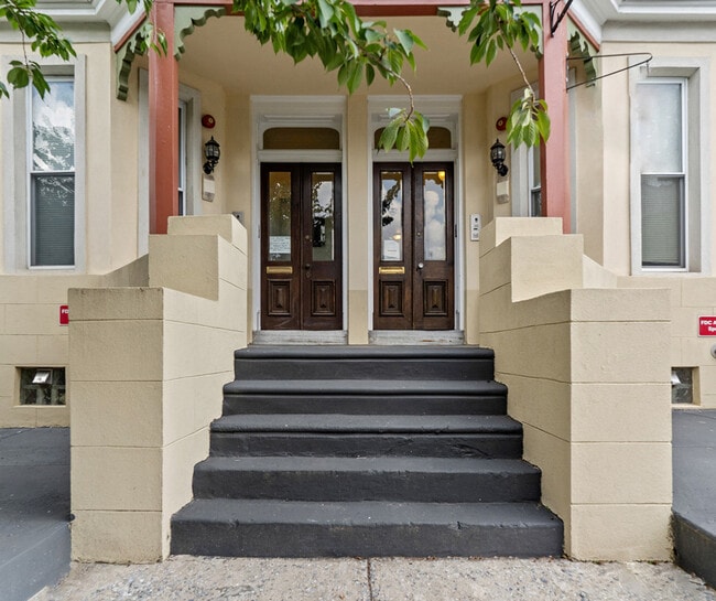 Building Photo - 3830 Baring St