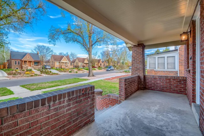 Building Photo - Warm & inviting Hale home near the Denver Zoo