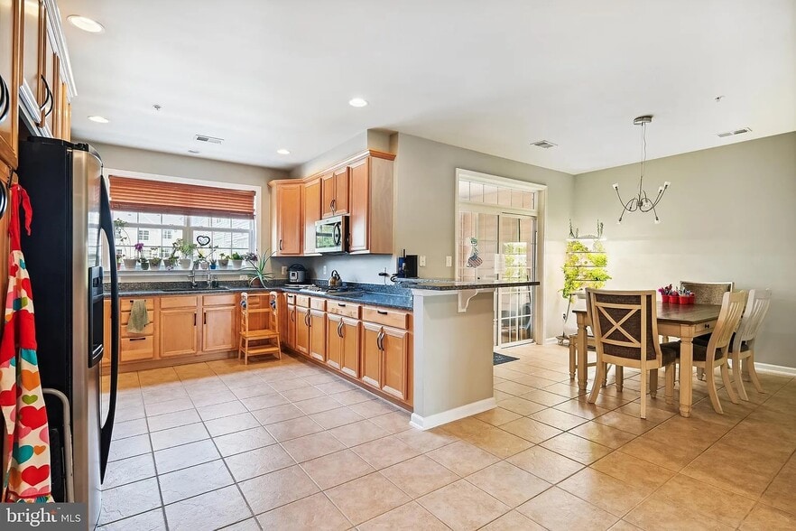 Building Photo - 22749 Settlers Trail Ter