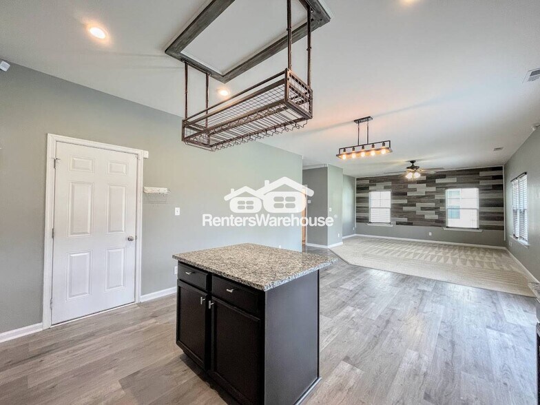 Building Photo - 108 Mdws Lndg Ln
