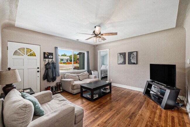 Building Photo - Beautiful Home Available in Berkeley Neigh...