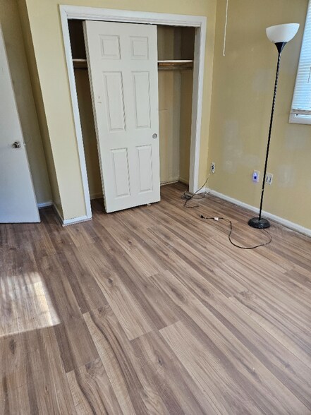 Building Photo - 8838 Cloudcrest Dr