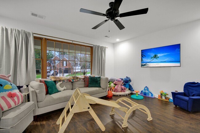 Building Photo - Beautifully Renovated West Ashley Home