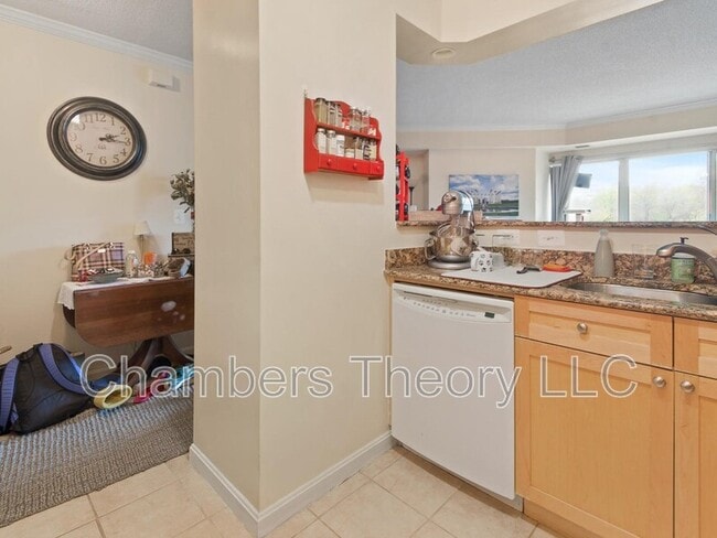 Building Photo - 3101 N Hampton Dr