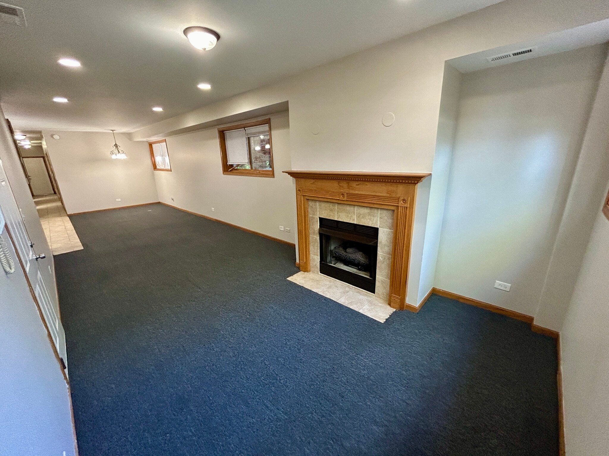 Building Photo - 5642 S Prairie Ave