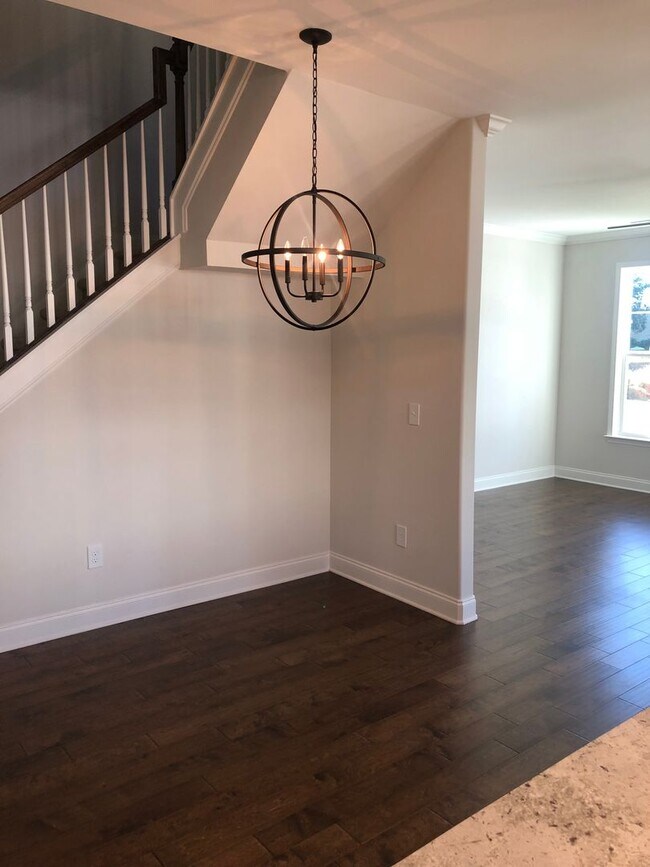 Building Photo - Greenville, 3BD/2.5, 1641SF