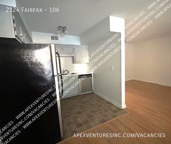 Building Photo - Nice 1 Bedroom, 1 Bath, one-level condo cl...