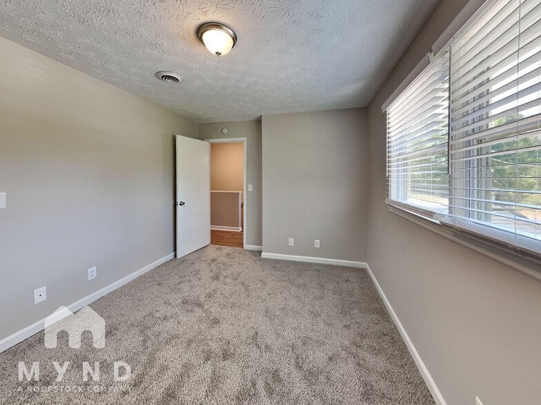 Building Photo - 229 Baker St Unit C